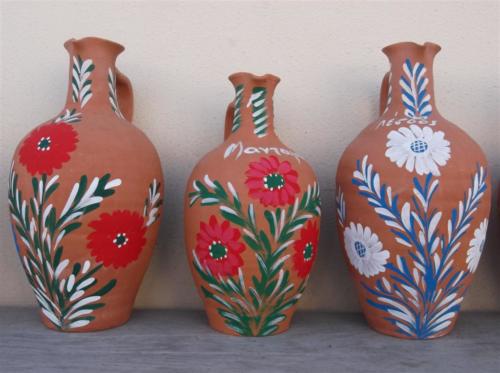 Local pottery in Mantamados