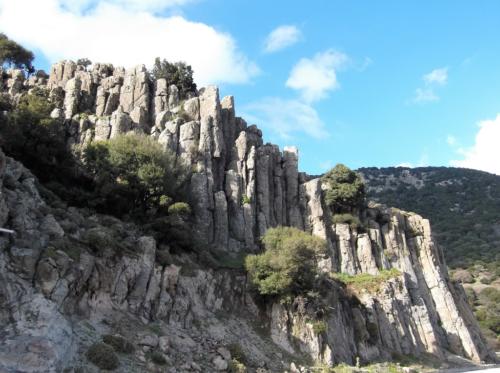 Columnar lava formations near Ypsilometopo